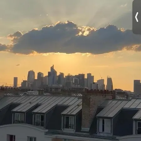 Etage D'un Duplex Au 17eme Arr De , Vue Sur Le Defense, A 10min Des Champs Elysee Alloggio in famiglia *