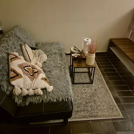 Etage D'un Duplex Au 17eme Arr De , Vue Sur Le Defense, A 10min Des Champs Elysee Alloggio in famiglia